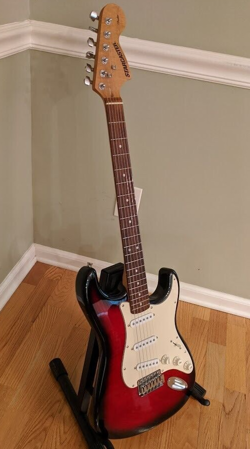 FENDER STARCASTER ELECTRIC GUITAR   HARDBODY CASE