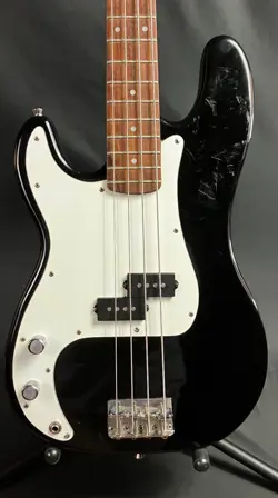 LEFT-HANDED 4-STRING BASS
