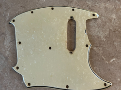 1964 1965 1966 FENDER MUSICMASTER GUITAR PICKGUARD PEARLOID