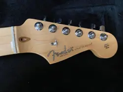 2012 AMERICAN STANDARD FENDER STRAT MAPLE NECK W/TUNERS
