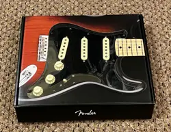 FENDER STRATOCASTER PRE-WIRED PICKGUARD BLACK/WHITE/BLACK, SSS NOISELESS