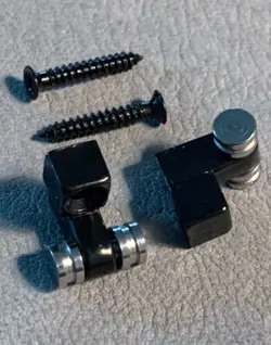 ROLLER STRING RETAINER