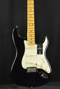FENDER AMERICAN PROFESSIONAL II STRATOCASTER BLACK MAPLE FINGERBOARD