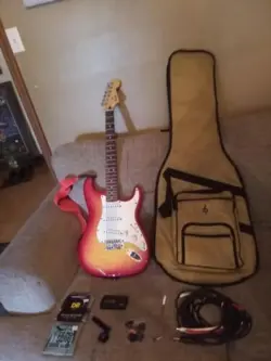 SQUIER FENDER STRATOCASTER MADE IN INDIA