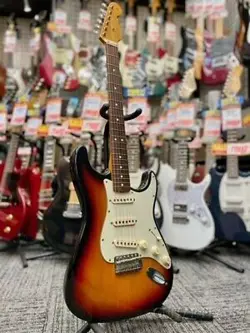 FENDER AMERICAN VINTAGE '62 STRATOCASTER -3-COLOR SUNBURST- 1997