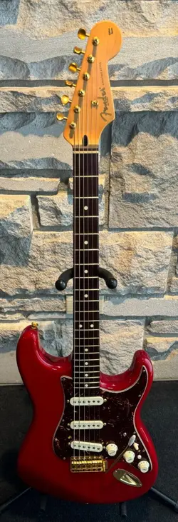 2007 FENDER DELUXE SERIES STRATOCASTER - CRIMSON RED TRANSPARENT - EXCELLENT