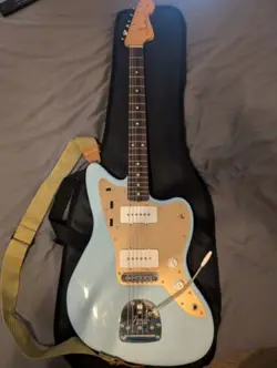 FENDER VINTERA II '50S JAZZMASTER ELECTRIC GUITAR - SONIC BLUE. CASE INCLUDED