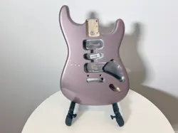 FENDER STRATOCASTER BMM  BURGUNDY MIST METALLIC