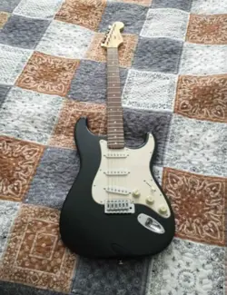 FENDER SQUIER DEBUT SERIES STRATOCASTER ELECTRIC GUITAR