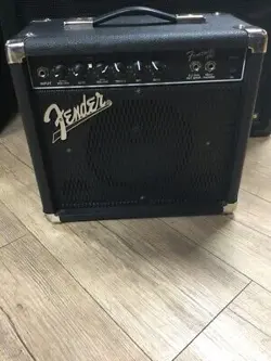 FENDER FRONTMAN AMP (P03037966)