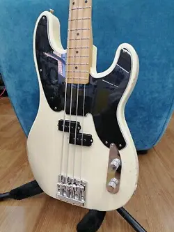 FENDER MEXICO MIKE DIRNT P BASS USED ASH BODY MAPLE NECK/FINGERBOARD W/HARD CASE