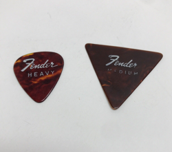 VINTAGE GUITAR PICKS 1970’S FENDER LOT HEAVY AND MEDIUM