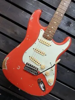 RED STRAT JAMES