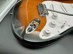 VINTAGE SUNBURST STRATOCASTER