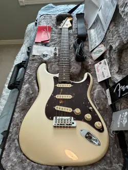 ELITE STRATOCASTER MADE