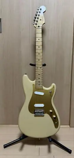 FENDER DUO SONIC MAPLE DESERT SAND SAFE PACKING!