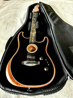 FENDER ACOUSTASONIC US STRATOCASTER ACOUSTIC ELECTRIC GUITAR PLUS ACOUSTIC AMP