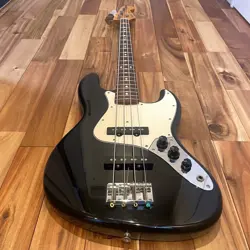 FENDER JAPAN JB62M ELECTRIC JAZZ BASS GUITAR 32