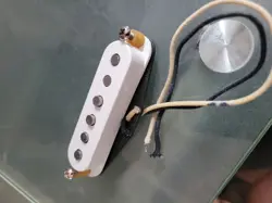 NECK PICKUP WHITE