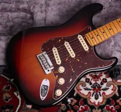 FENDER AMERICAN PROFESSIONAL 2STRATOCASTER 3-COLOR SUNBURST