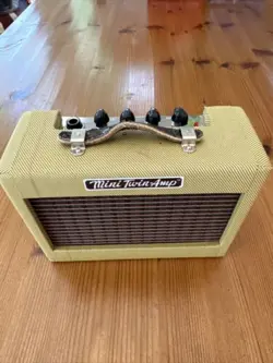 FENDER MINI TWIN-AMP AMPLIFIER TESTED WORKS GREAT
