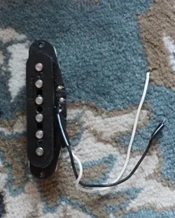 NOISELESS NECK/MIDDLE PICKUP