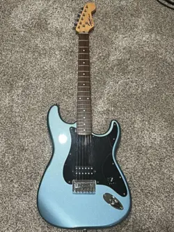 2004 SQUIER BY FENDER BULLET STRATOCASTER SINGLE HUMBUCKER EXCELLENT CONDITION