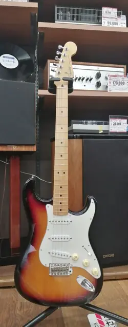 FENDER JAPAN ST-50 3TS STRATOCASTER 3 TONE SUNBURST MADE IN JAPAN 1994-1995