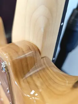 FENDER AMERICAN ELITE 4 STRING JAZZ BASS NATURAL FINISH WITH CASE