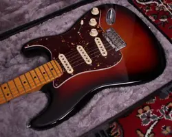 FENDER AMERICAN PROFESSIONAL II STRATOCASTER 3-COLOR SUNBURST SAFE DELIVERY FROM
