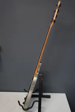 STRING P-BASS GUITAR