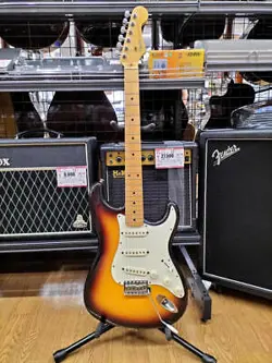 FENDER JAPAN ST57 5 ELECTRIC GUITAR