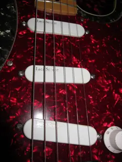 FENDER STRATOCASTER 2003