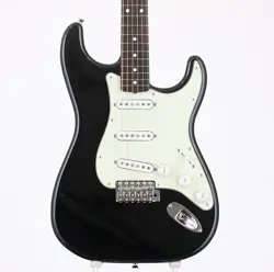 FENDER MADE IN JAPAN TRADITIONAL 60S STRATOCASTER ROSEWOOD FINGERBOARD BLACK 3.3