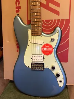 FENDER DUOSONIC ELECTRIC GUITAR