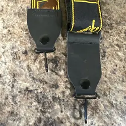 ADJUSTABLE GUITAR STRAP
