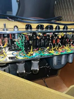 FENDER '57 CUSTOM TWIN-AMP 2X12