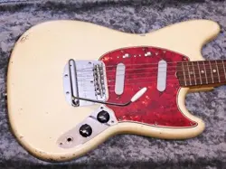 FENDER MUSTANG '66 (1966)