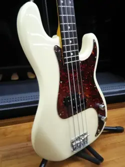 FENDER JAPAN PB62-53VWH 2002 SAFE PACKING!