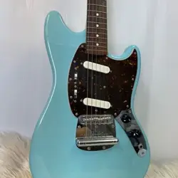 FENDER MUSTANG SONIC BLUE DYNAMIC VIBRATO ELECTRIC GUITAR