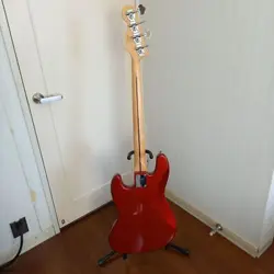 SQUIER BY FENDER STANDARD JAZZ BASS