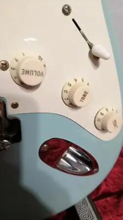 STARATOCASTER ELECTRIC