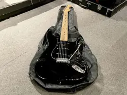 FENDER JAPAN SQUIER BY FENDER SST-33