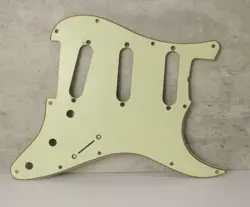 MONTREUX GUITARS B STOCK 62 STRAT PICKGUARD FOR USA MEX FENDER  - MINT GREEN