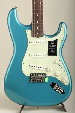 FENDER VINTERA II 60S STRATOCASTER ROSEWOOD FINGERBOARD LAKE PLACID BLUE S N MX2