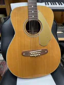 VINTAGE FENDER 12