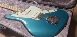 JAZZMASTER WITH MAPLE