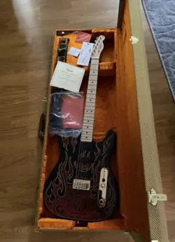 MINT W/HARDSHELL CASE