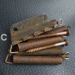 FENDER 0992084000 AMERICAN VINTAGE TREMOLO SPRING CLAW KIT STRAT *AGED² (C)