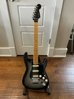 FENDER ULTRA LUXE STRATOCASTER FLOYD ROSE HSS - SILVERBURST - EXCELLENT!